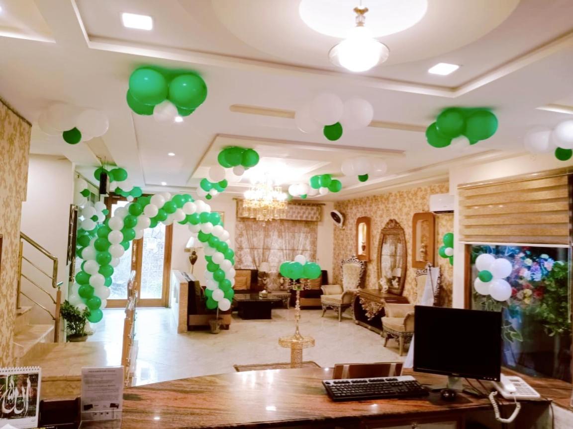Hotel S.R. Lounge Multan Esterno foto