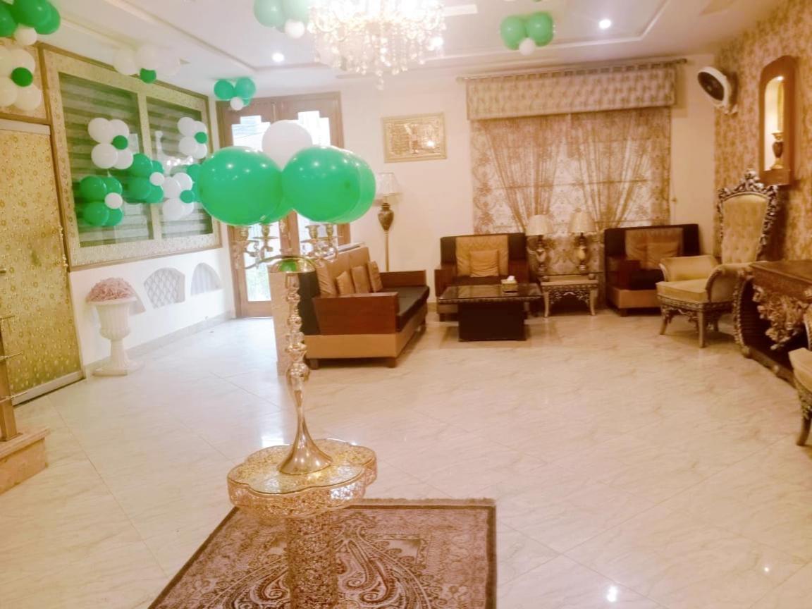 Hotel S.R. Lounge Multan Esterno foto