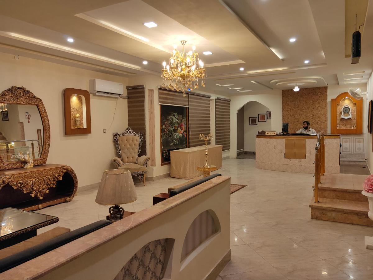 Hotel S.R. Lounge Multan Esterno foto