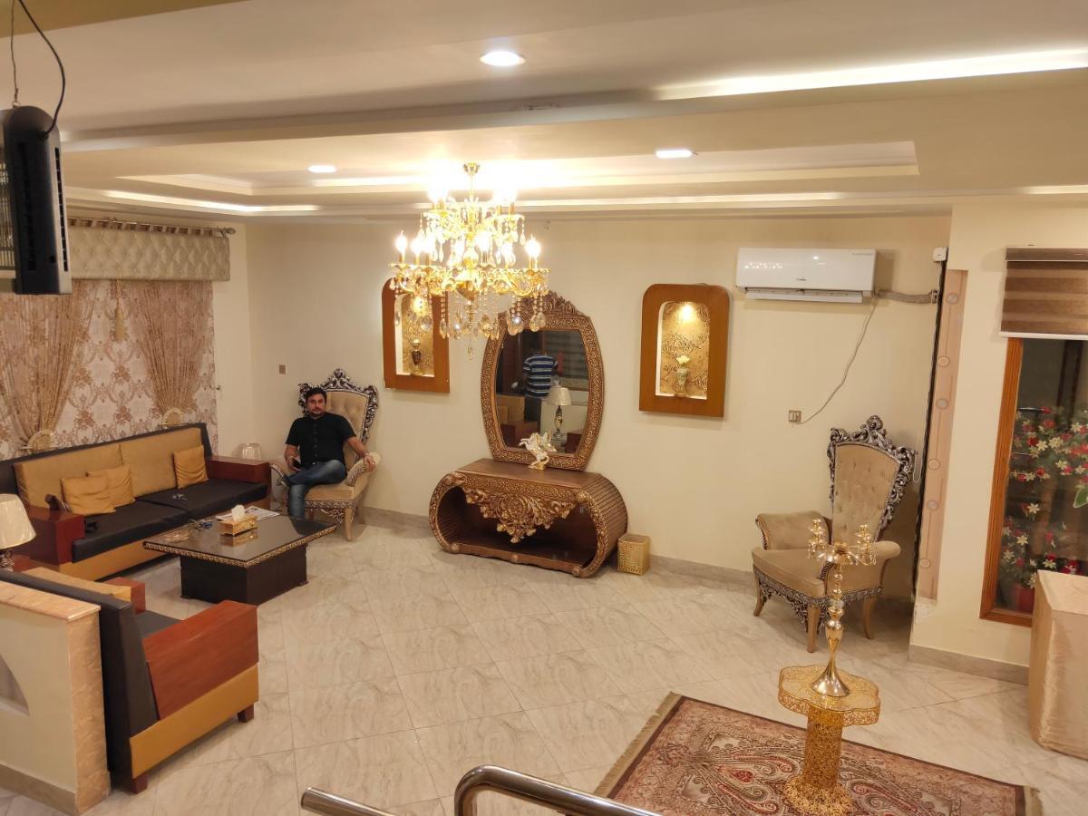 Hotel S.R. Lounge Multan Esterno foto