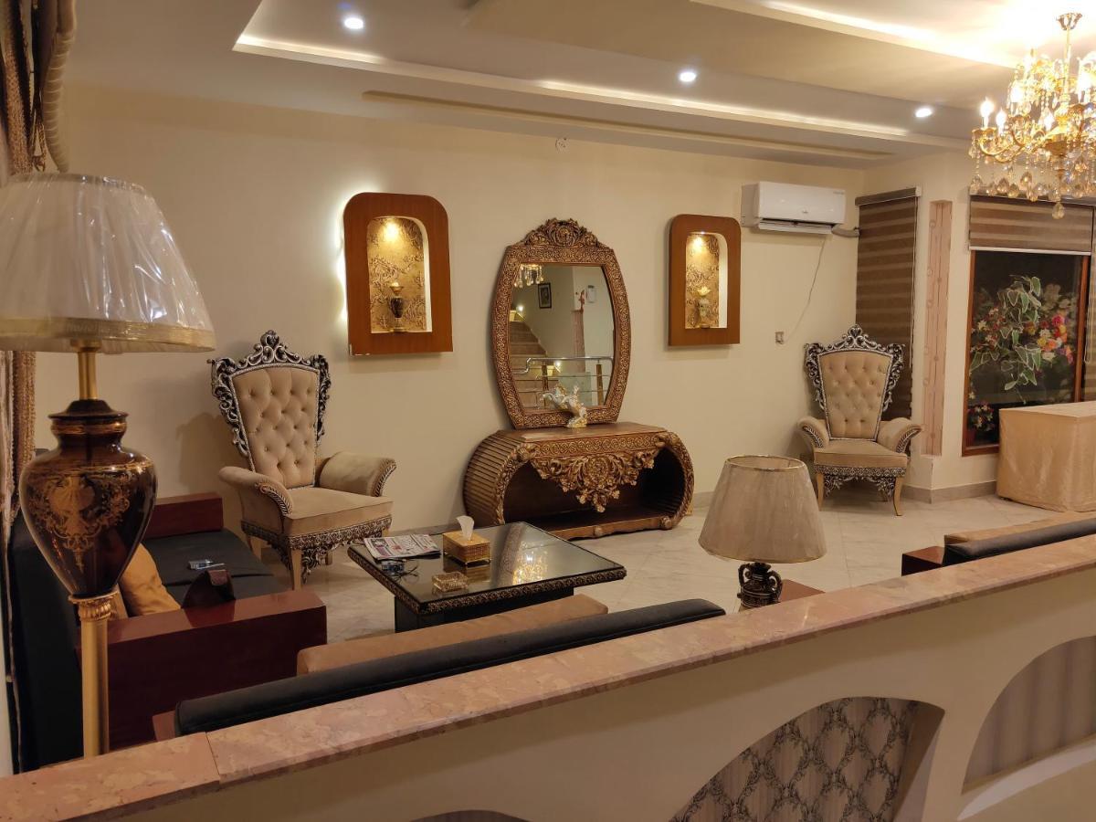 Hotel S.R. Lounge Multan Esterno foto