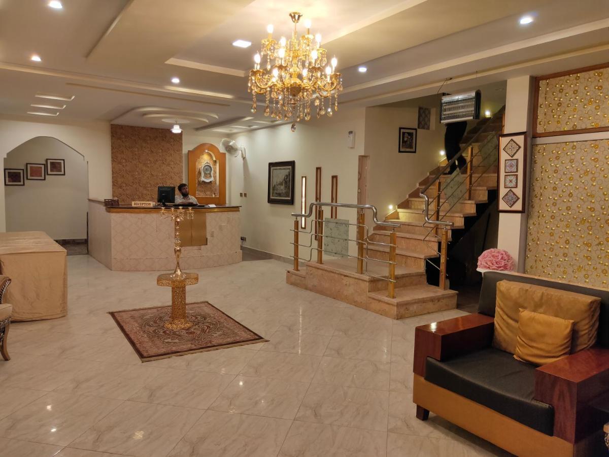 Hotel S.R. Lounge Multan Esterno foto