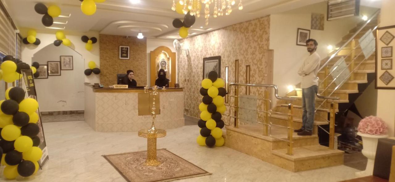 Hotel S.R. Lounge Multan Esterno foto