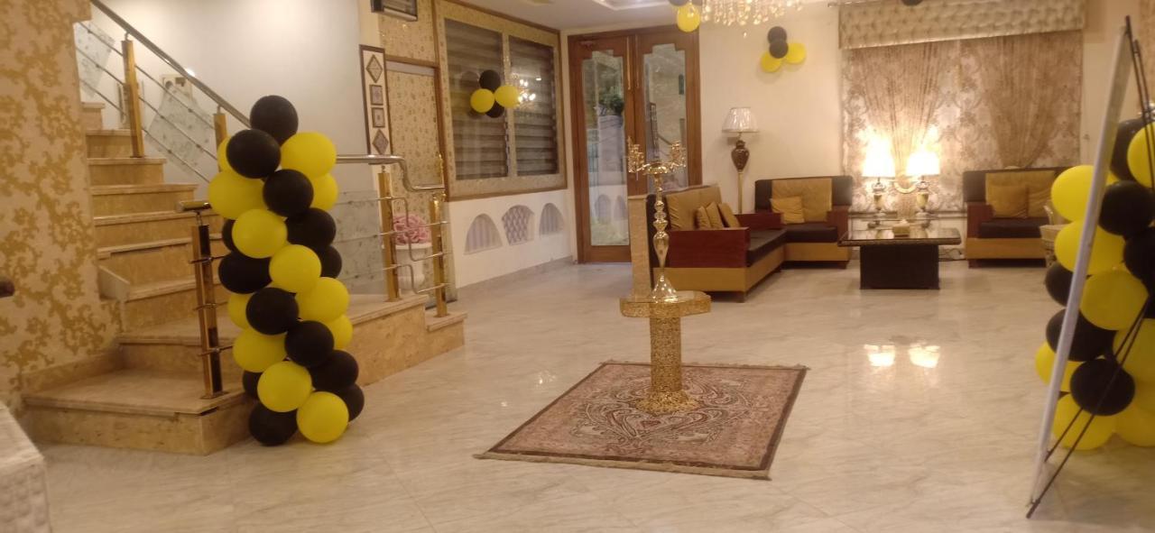 Hotel S.R. Lounge Multan Esterno foto