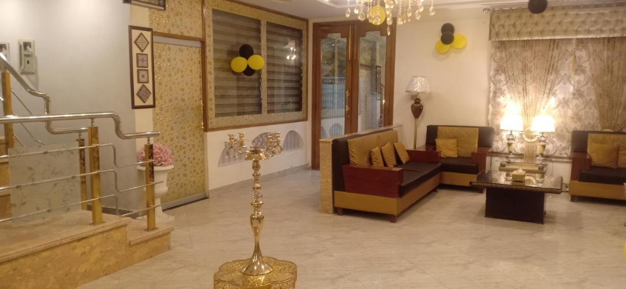 Hotel S.R. Lounge Multan Esterno foto