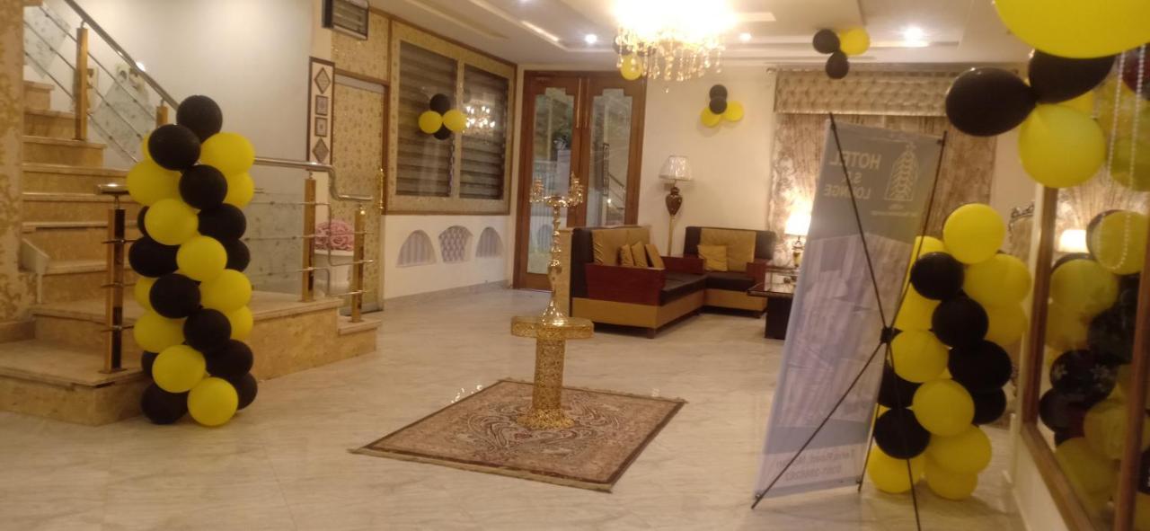 Hotel S.R. Lounge Multan Esterno foto