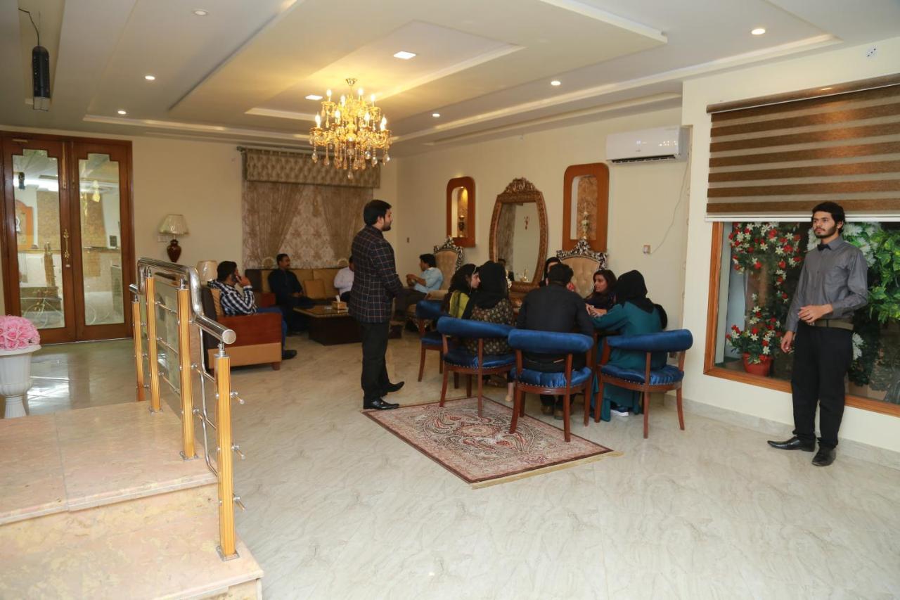 Hotel S.R. Lounge Multan Esterno foto